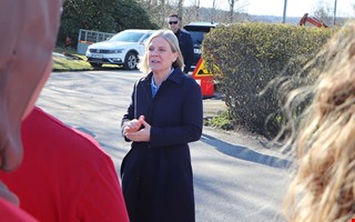 Partiledarens krav � �ldergr�ns p� sociala media