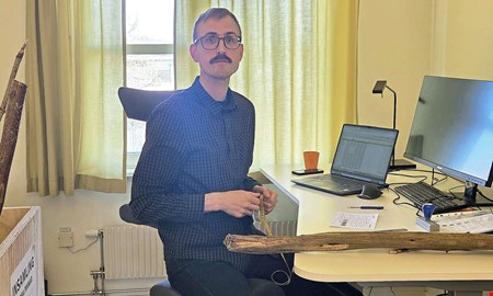 150 pinnar analyseras i stort konstprojekt