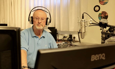 H�lsan satte stopp � men nu �r Royne tillbaka i radion