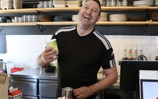 De tar �ver popul�ra krogen i centrum