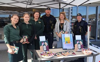 D�rf�r stod polisen utanf�r systembolagen i Kungsbacka