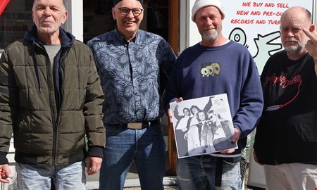 Punkbandet GLO g�r comeback p� LP 