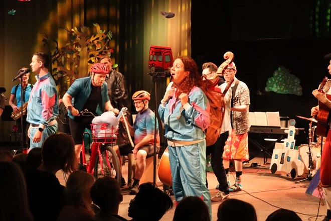 14 l�rare i storband � barnen bj�ds p� musikfest