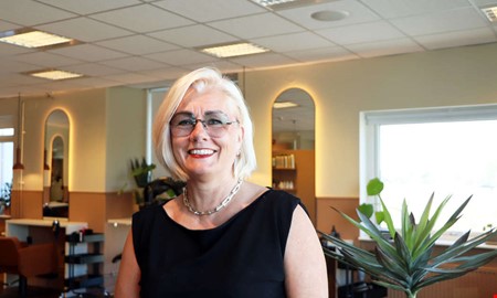 Ville �ndra branschen � nu driver hon fem salonger