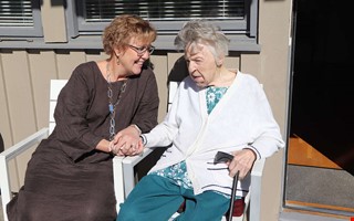 100-�riga Agda minns livet i torp utan vatten
