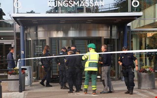 Kvinna misst�nkts f�r brott vid skjutning p� Kungsm�ssan