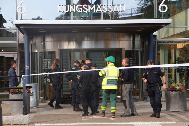 Kvinna misst�nkts f�r brott vid skjutning p� Kungsm�ssan