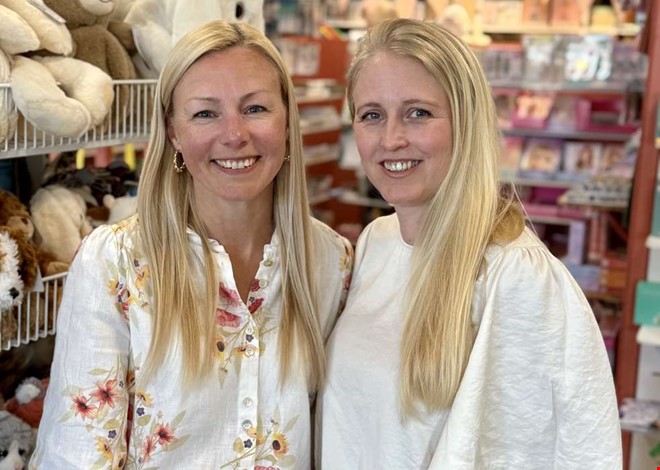 Hon tar �ver popul�ra butiken i �sa