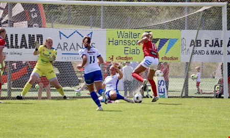 57 bilder fr�n rivalderbyt p� �g�rdet 