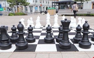 Kung saknas � Sommartorget riskerar att bli utan schack