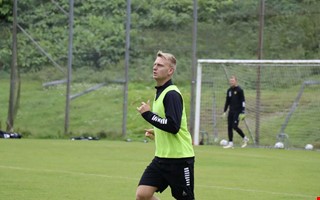 Mittf�ltaren f�rl�nger med Gais � skriver l�ngt kontrakt