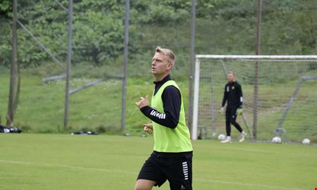 Mittf�ltaren f�rl�nger med Gais � skriver l�ngt kontrakt