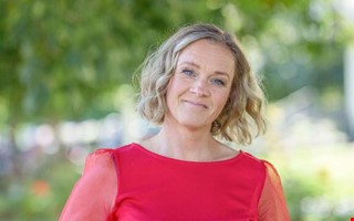 Partiet vill se ut�kad hj�lp f�r nyblivna f�r�ldrar
