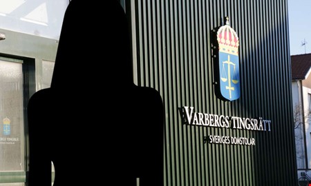 Kvinna d�ms � stal precis vid polishuset