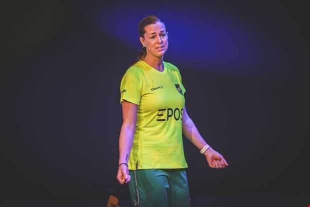 Fotbollsstj�rnan sl�pper ny l�t efter musikalen