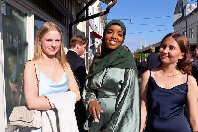 Middag och dans � niondeklassarna firade skolavslutningen med bal 