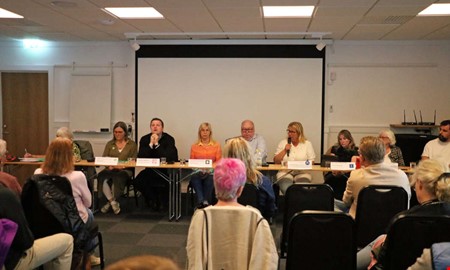 Politiker st�lldes mot v�ggen n�r FUB anordnade debatt