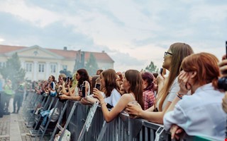 Folkfesten v�xer � tv-profil och nya artister klara