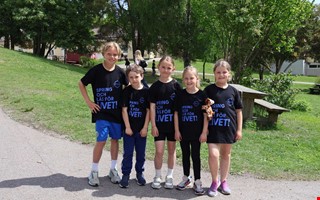 Gottsk�rsbarnen springer och l�ser f�r livet