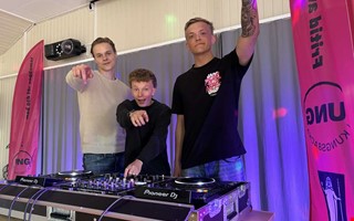 DJ:s sätter tonen på stora festen i ishallen