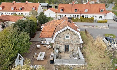 100 år gammal stenvilla väcker uppmärksamhet