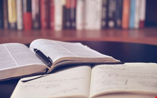 Debatt: Skolan viktigare än konst 