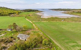 Strandnära hus med havsutsikt lockar många