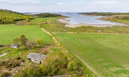 Strandnära hus med havsutsikt lockar många
