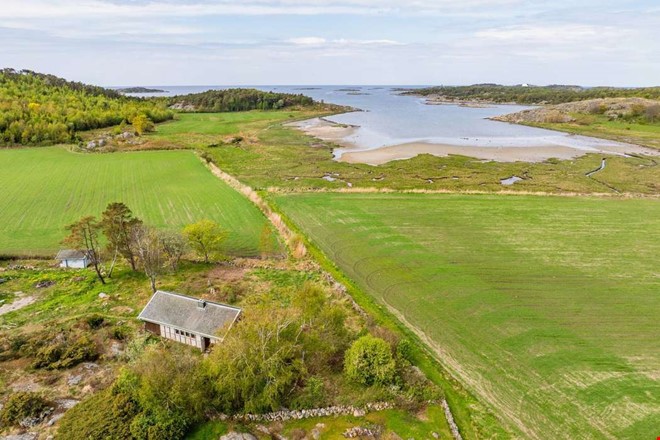 Strandnära hus med havsutsikt lockar många