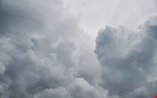 Ostadigt väder – studenterna får räkna med regn