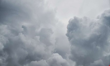 Ostadigt väder – studenterna får räkna med regn