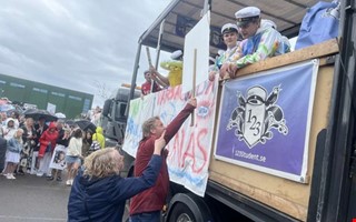 Stora glädjen – se filmerna från flaket