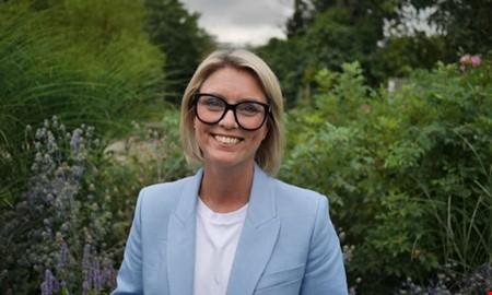 Politikern minns Ally McBeal – hoppas på Förrädarna 