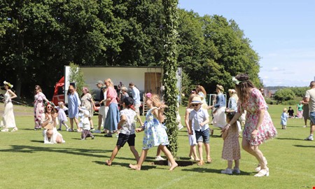 Här kan du fira midsommar i Kungsbacka