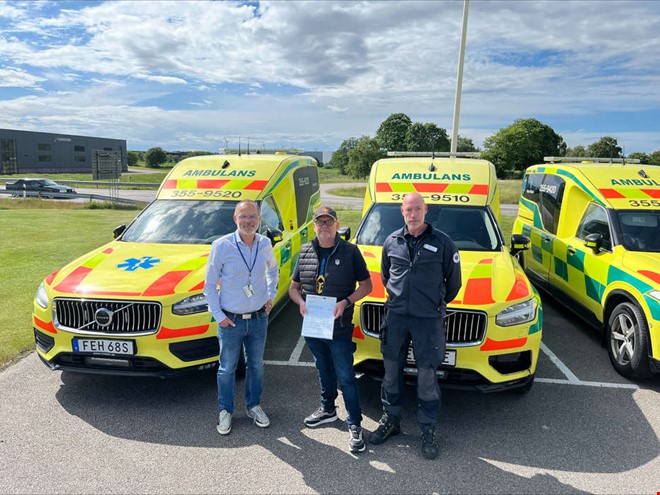 Regionen skänker ambulanser till krigsdrabbade landet