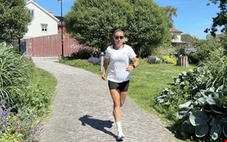 Efter våldet – nu springer hon för kvinnojouren