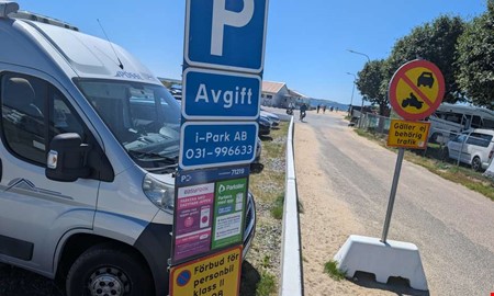 Värme och cup – kommunen rustar inför parkeringskaos