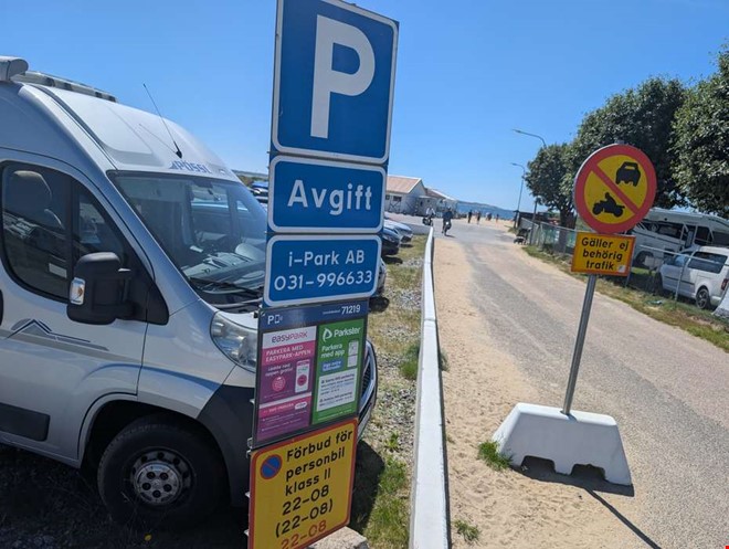 Värme och cup – kommunen rustar inför parkeringskaos