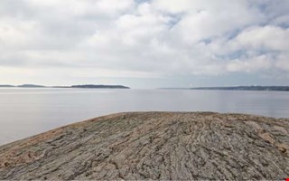 Avråder från dopp vid populärt bad