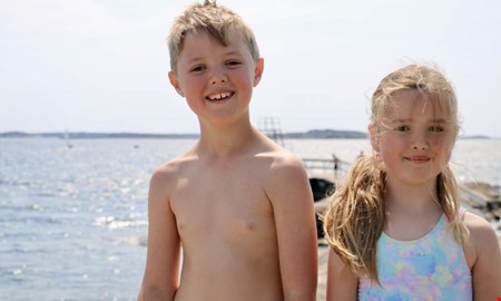 Högsommarvärme – många svalkade sig med ett dopp