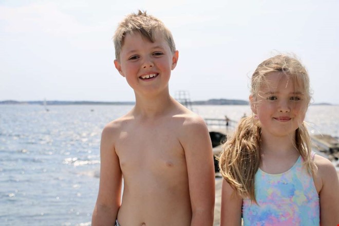 Högsommarvärme – många svalkade sig med ett dopp