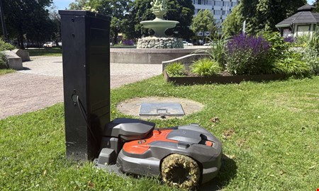 Skadegörelse i Badhusparken – robot utsatt för vandalism