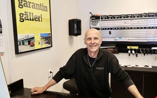50 år i bilverkstan – nu säljer Benny firman