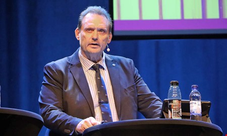 Debatt: M pratar småhus, men beslutar om höghus