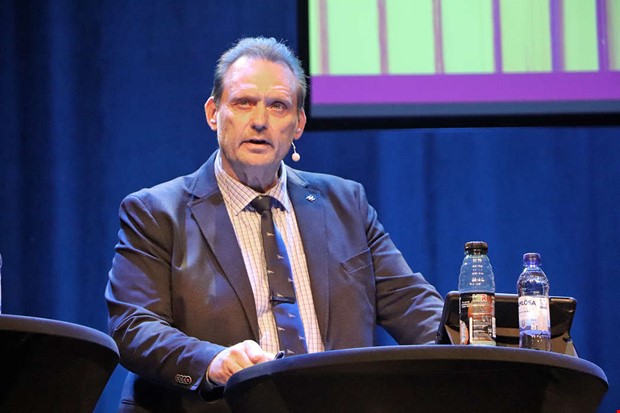 Debatt: M pratar småhus, men beslutar om höghus Debatt: M pratar småhus, men beslutar om höghus