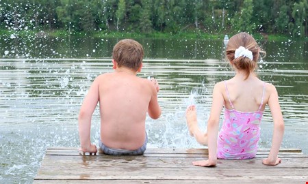 Härligt med ett tryggt sommarlov – men inte för alla 