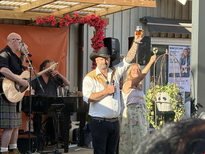 Fin hyllning invigde sommaronsdagarna