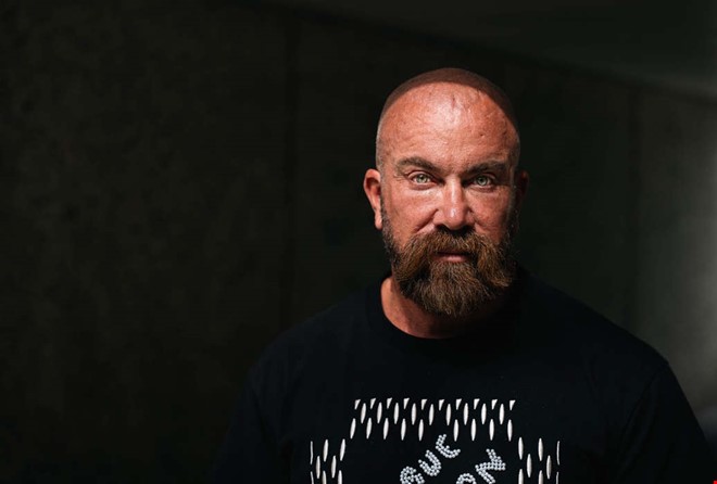 Jan Emanuel samlade in pengar till dömda poliserna