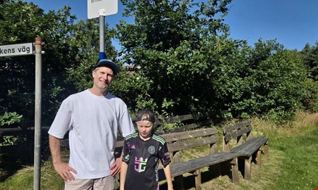 Robert vill se en busskur – 20 barn blir dyblöta 