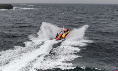 Segelbåt på grund i Kungsbacka